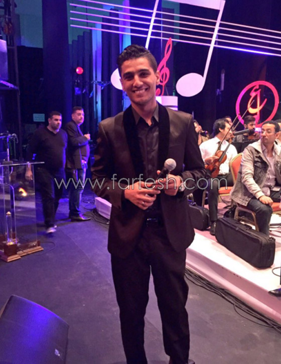 محمد عساف يبدع في دار الاوبرا والمعجبات يلاحقنه لالتقاط الصور صورة رقم 5 محمد عساف يبدع في دار الاوبرا والمعجبات يلاحقنه لالتقاط الصور صورة رقم 5