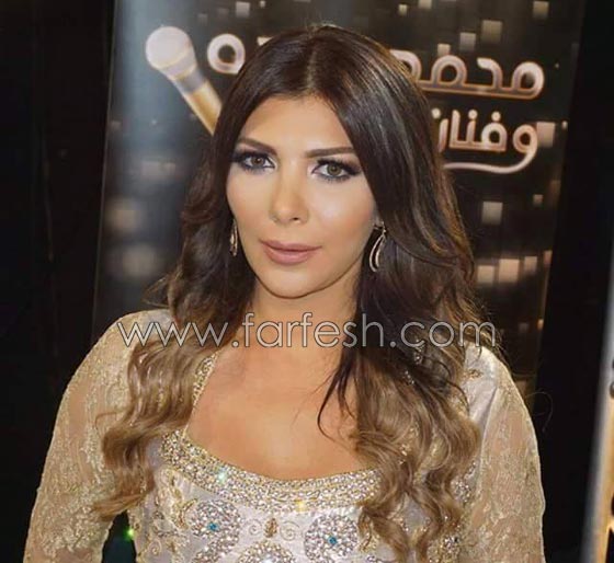 اطلالة غريبة لاصالة تثير جمهورها.. صبغ شعرك بالابيض يكبرك!! صورة رقم 6 اطلالة غريبة لاصالة تثير جمهورها.. صبغ شعرك بالابيض يكبرك!! صورة رقم 6