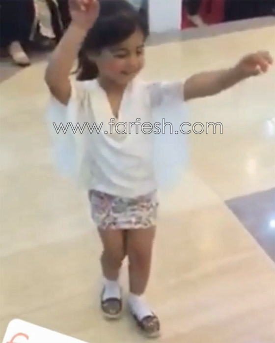 فيديو نانسي عجرم (ما تيجي هنا) وطفلة تقلد رقصها وتعجب نانسي صورة رقم 3 فيديو نانسي عجرم (ما تيجي هنا) وطفلة تقلد رقصها وتعجب نانسي صورة رقم 3