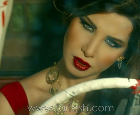  فيديو نانسي عجرم (ما تيجي هنا) وطفلة تقلد رقصها وتعجب نانسي  صورة رقم 13