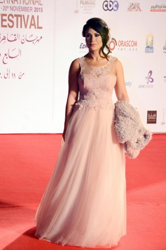 صور فنانات في مهرجان القاهرة السينمائي: بعضهن ظهرن باطلالة غير موفقة! صورة رقم 12 صور فنانات في مهرجان القاهرة السينمائي: بعضهن ظهرن باطلالة غير موفقة! صورة رقم 12