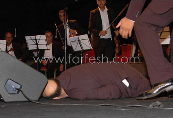 صور فنانين عرب ماتوا امام اعين المشاهدين او الكاميرات صورة رقم 6 صور فنانين عرب ماتوا امام اعين المشاهدين او الكاميرات صورة رقم 6