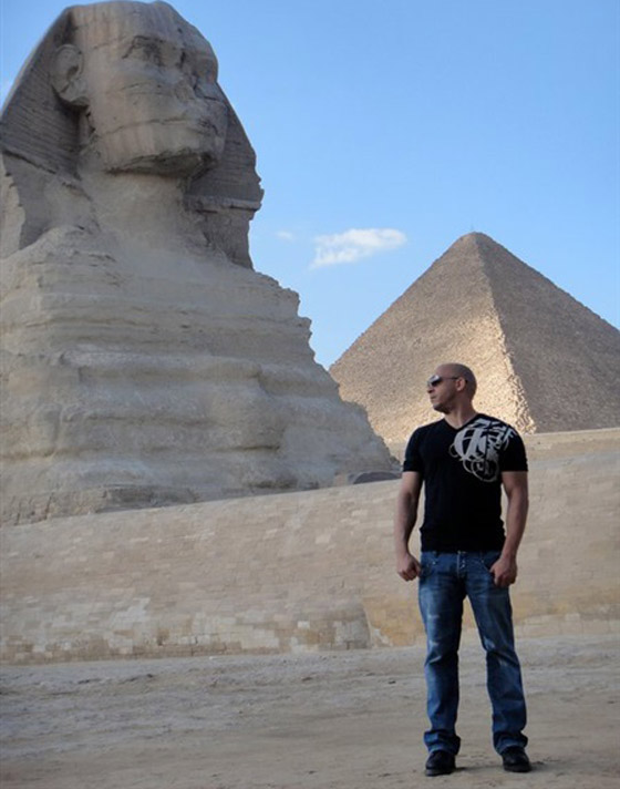 صور مشاهير زاروا الاهرامات من بينهم الاميرة ديانا، شاكيرا، ميسي، اوباما وبيونسيه صورة رقم 12 صور مشاهير زاروا الاهرامات من بينهم الاميرة ديانا، شاكيرا، ميسي، اوباما وبيونسيه صورة رقم 12