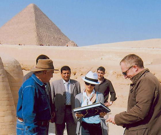 صور مشاهير زاروا الاهرامات من بينهم الاميرة ديانا، شاكيرا، ميسي، اوباما وبيونسيه صورة رقم 8 صور مشاهير زاروا الاهرامات من بينهم الاميرة ديانا، شاكيرا، ميسي، اوباما وبيونسيه صورة رقم 8