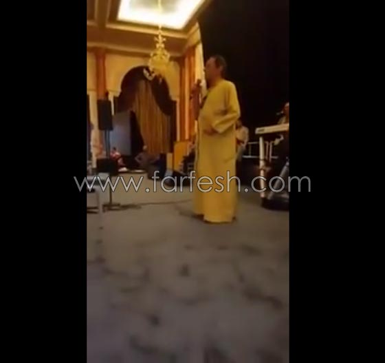 فيديو: ملحم بركات متهم باهانة الدين المسيحي والسخرية من التراتيل صورة رقم 1 فيديو: ملحم بركات متهم باهانة الدين المسيحي والسخرية من التراتيل صورة رقم 1