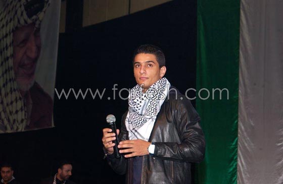 النجم الفلسطيني محمد عساف يغني لشاعر المقاومة محمود درويش صورة رقم 7 النجم الفلسطيني محمد عساف يغني لشاعر المقاومة محمود درويش صورة رقم 7
