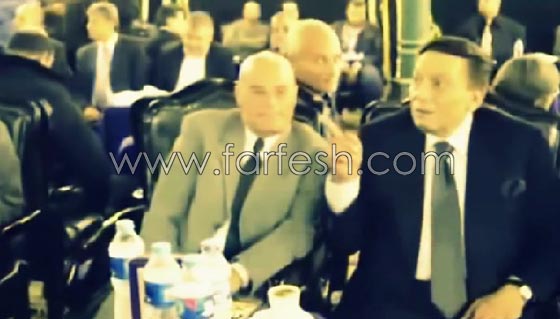 فيديو عادل امام في عزاء يغازل مذيعة والجمهور بين منتقد ومعجب! صورة رقم 2 فيديو عادل امام في عزاء يغازل مذيعة والجمهور بين منتقد ومعجب! صورة رقم 2