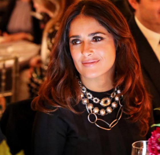 صور سلمى حايك تضرب دونالد ترامب بالعصا لاهانته العرب والمكسيكيين! صورة رقم 3 صور سلمى حايك تضرب دونالد ترامب بالعصا لاهانته العرب والمكسيكيين! صورة رقم 3
