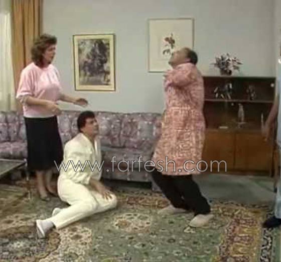 فيديو نادر: صلاح السعدني يضرب عمرو دياب ويطرده من منزله قبل 30 عاما! صورة رقم 1 فيديو نادر: صلاح السعدني يضرب عمرو دياب ويطرده من منزله قبل 30 عاما! صورة رقم 1