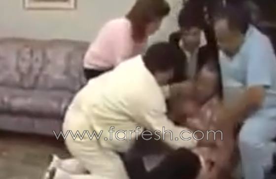 فيديو نادر: صلاح السعدني يضرب عمرو دياب ويطرده من منزله قبل 30 عاما! صورة رقم 7 فيديو نادر: صلاح السعدني يضرب عمرو دياب ويطرده من منزله قبل 30 عاما! صورة رقم 7