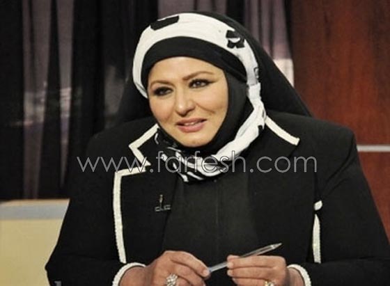 فيديو قبلة سهير رمزي لصابرين على الفم لا يزال يثير ضجة وسهير ترد: هذا عادي وليس شذوذ صورة رقم 2 فيديو قبلة سهير رمزي لصابرين على الفم لا يزال يثير ضجة وسهير ترد: هذا عادي وليس شذوذ صورة رقم 2