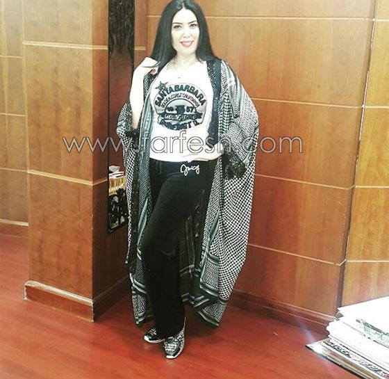 صور محمد منير مع عبير صبري تثير زوبعة بين الجمهور صورة رقم 4 صور محمد منير مع عبير صبري تثير زوبعة بين الجمهور صورة رقم 4