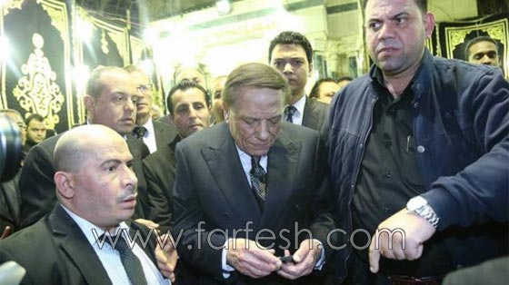 صور عادل امام ويسرا يسببان أزمة في عزاء محمد حسنين هيكل صورة رقم 1 صور عادل امام ويسرا يسببان أزمة في عزاء محمد حسنين هيكل صورة رقم 1