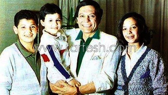 صور عادل امام العائلية القديمة مع شقيقه، والده، زوجته وابنائه صورة رقم 6 صور عادل امام العائلية القديمة مع شقيقه، والده، زوجته وابنائه صورة رقم 6