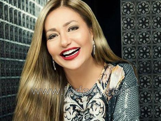 صور ليلى علوي تكشف سر رشاقتها وتؤكد: لم أخضع لعملية جراحية لإنقاص وزني! صورة رقم 6 صور ليلى علوي تكشف سر رشاقتها وتؤكد: لم أخضع لعملية جراحية لإنقاص وزني! صورة رقم 6