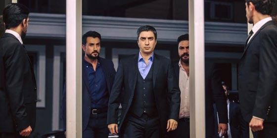 مشهد دودة العلق تطهّر جرح ممثل في وادي الذئاب تثير الجمهور صورة رقم 6 مشهد دودة العلق تطهّر جرح ممثل في وادي الذئاب تثير الجمهور صورة رقم 6