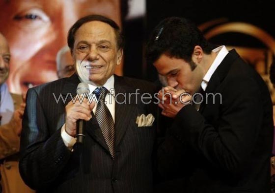 فيديو عادل امام يكشف اسرارعائلته في (نعم انا مشهور): هربت من زفاف ابنتي لخوفي من النار! صورة رقم 6
