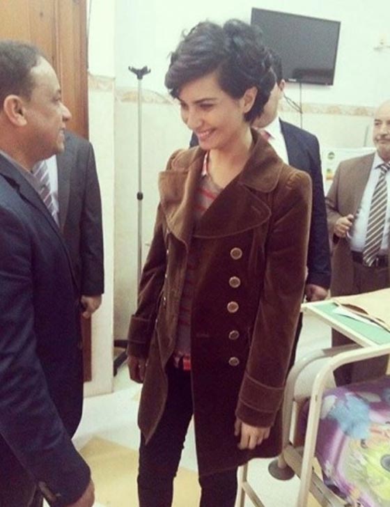 صور النجمة التركية توبا (لميس) في الجزائر تزور اطفال المصابين بمرض السرطان صورة رقم 7 صور النجمة التركية توبا (لميس) في الجزائر تزور اطفال المصابين بمرض السرطان صورة رقم 7