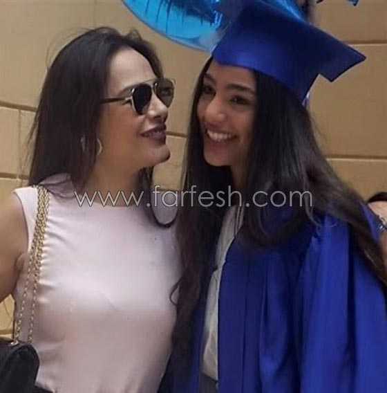بمناسبة عيد الام: اجمل صور الفنانات العربيات مع أبنائهن وبناتهن صورة رقم 15 بمناسبة عيد الام: اجمل صور الفنانات العربيات مع أبنائهن وبناتهن صورة رقم 15