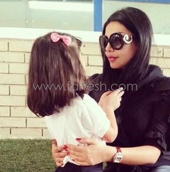بمناسبة عيد الام: اجمل صور الفنانات العربيات مع أبنائهن وبناتهن صورة رقم 14 بمناسبة عيد الام: اجمل صور الفنانات العربيات مع أبنائهن وبناتهن صورة رقم 14