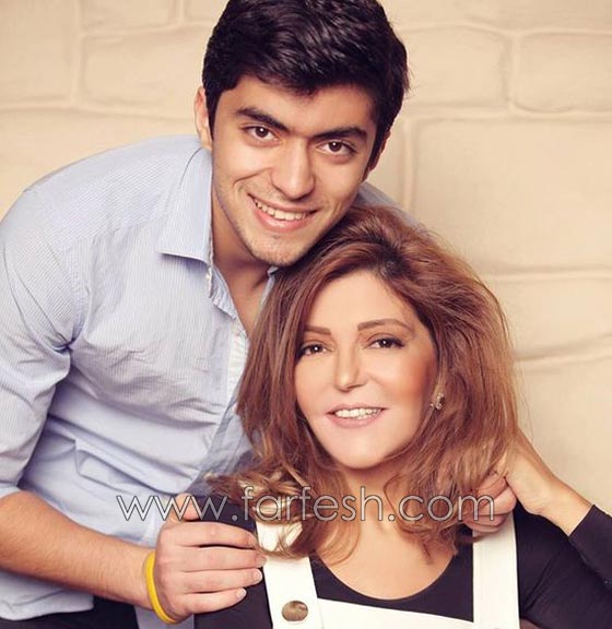 بمناسبة عيد الام: اجمل صور الفنانات العربيات مع أبنائهن وبناتهن صورة رقم 8 بمناسبة عيد الام: اجمل صور الفنانات العربيات مع أبنائهن وبناتهن صورة رقم 8