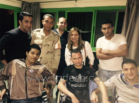 صور ليلى علوي تزور الجنود المصابين في سيناء وتطمئن على مديحة يسري صورة رقم 4 صور ليلى علوي تزور الجنود المصابين في سيناء وتطمئن على مديحة يسري صورة رقم 4