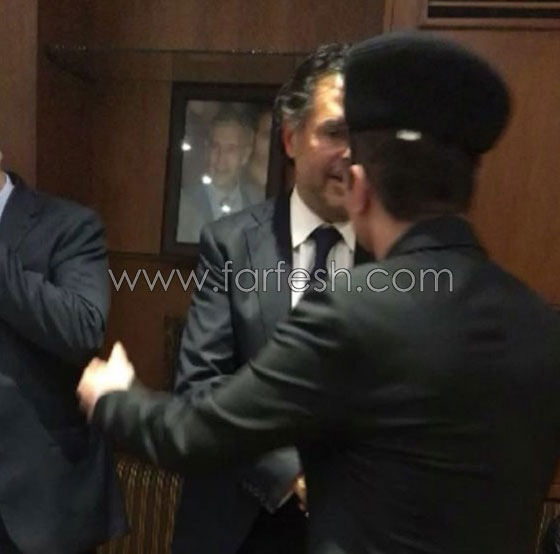 فيديو وصور جو رعد بقبعة نسائية غريبة في عزاء والد راغب علامة! صورة رقم 2 فيديو وصور جو رعد بقبعة نسائية غريبة في عزاء والد راغب علامة! صورة رقم 2