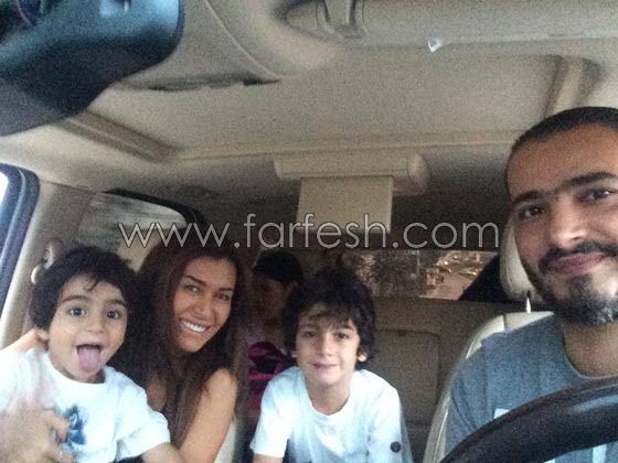 طليق نادين الراسي يتلاعب بها ويثير غضبها بصورته وهو يستحم مع ولديه صورة رقم 2 طليق نادين الراسي يتلاعب بها ويثير غضبها بصورته وهو يستحم مع ولديه صورة رقم 2
