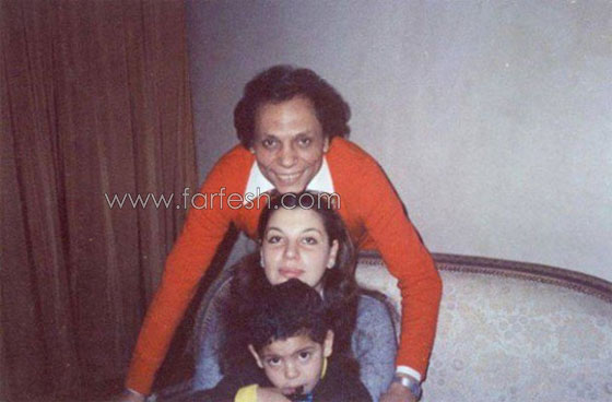 صور نادرة للزعيم: عادل امام الاب، الزوج، الجد وأبو العروسة! صورة رقم 4 صور نادرة للزعيم: عادل امام الاب، الزوج، الجد وأبو العروسة! صورة رقم 4