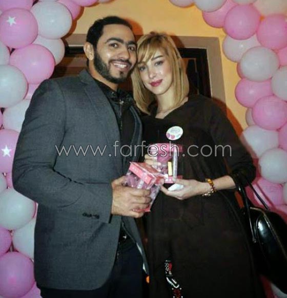 سيلفي بسمة بوسيل مع تامر حسني امام حمام السباحة صورة رقم 6 سيلفي بسمة بوسيل مع تامر حسني امام حمام السباحة صورة رقم 6