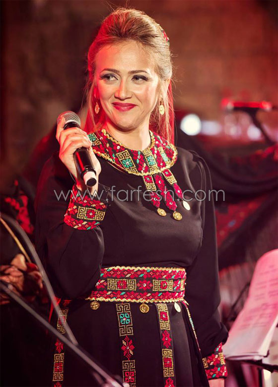 الموسيقار سيمون شاهين والفنانة الفلسطينية دلال ابو امنة في (زفير) صورة رقم 8 الموسيقار سيمون شاهين والفنانة الفلسطينية دلال ابو امنة في (زفير) صورة رقم 8