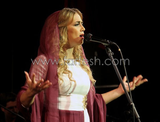 الموسيقار سيمون شاهين والفنانة الفلسطينية دلال ابو امنة في (زفير) صورة رقم 6 الموسيقار سيمون شاهين والفنانة الفلسطينية دلال ابو امنة في (زفير) صورة رقم 6