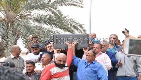 اين الوفاء في الوسط الفني؟ 5 فنانين فقط في جنازة سيد زيان صورة رقم 3 اين الوفاء في الوسط الفني؟ 5 فنانين فقط في جنازة سيد زيان صورة رقم 3