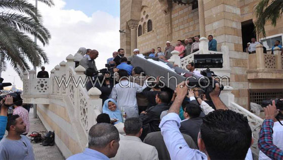 اين الوفاء في الوسط الفني؟ 5 فنانين فقط في جنازة سيد زيان صورة رقم 10 اين الوفاء في الوسط الفني؟ 5 فنانين فقط في جنازة سيد زيان صورة رقم 10