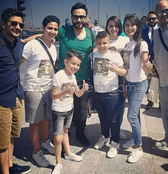 تامر حسني يغني مع احمد السيسي وفريق ذا فويس كيدز (لسه عند وعدي) صورة رقم 4 تامر حسني يغني مع احمد السيسي وفريق ذا فويس كيدز (لسه عند وعدي) صورة رقم 4