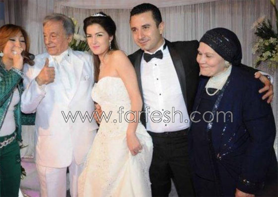 صور فنانين يجاملون في افراح المشاهير: 25 صورة خلف الكواليس صورة رقم 12 صور فنانين يجاملون في افراح المشاهير: 25 صورة خلف الكواليس صورة رقم 12