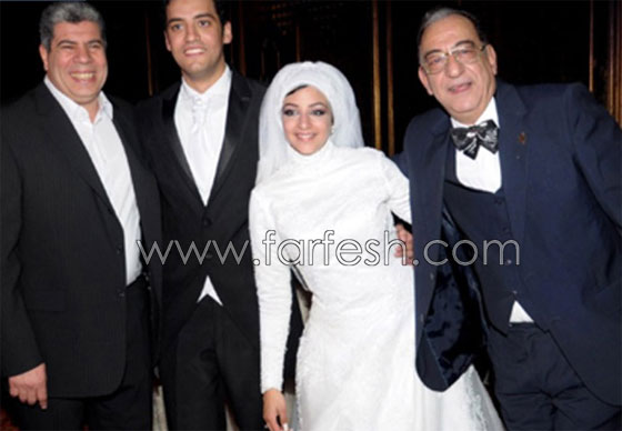 صور فنانين يجاملون في افراح المشاهير: 25 صورة خلف الكواليس صورة رقم 16 صور فنانين يجاملون في افراح المشاهير: 25 صورة خلف الكواليس صورة رقم 16