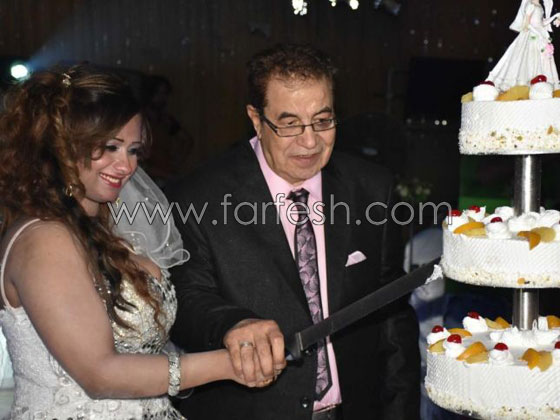 زيجات مثيرة لنجوم تتخطى السن، تنتصر للحب وتثير زوابع الجدل!! صورة رقم 3 زيجات مثيرة لنجوم تتخطى السن، تنتصر للحب وتثير زوابع الجدل!! صورة رقم 3