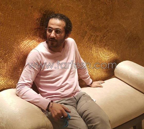 صور احمد حلمى بالـ (جلباب) تفاجئ جمهوره ويسميه (الحج احمد) صورة رقم 4 صور احمد حلمى بالـ (جلباب) تفاجئ جمهوره ويسميه (الحج احمد) صورة رقم 4