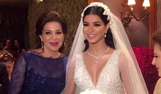 صور هيفاء وهبي في زفاف ريما فقيه تثير شكوكا بعملية تجميل جديدة! صورة رقم 12 صور هيفاء وهبي في زفاف ريما فقيه تثير شكوكا بعملية تجميل جديدة! صورة رقم 12