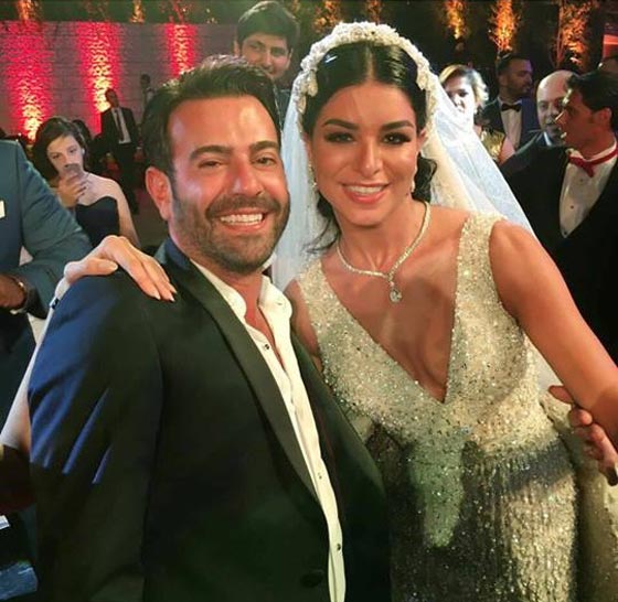 صور هيفاء وهبي في زفاف ريما فقيه تثير شكوكا بعملية تجميل جديدة! صورة رقم 11 صور هيفاء وهبي في زفاف ريما فقيه تثير شكوكا بعملية تجميل جديدة! صورة رقم 11