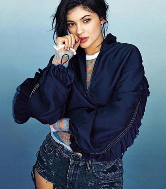 تسريب فيديو اباحي للنجمة كايلي جينر بعد انفصالها عن حبيبها صورة رقم 8 تسريب فيديو اباحي للنجمة كايلي جينر بعد انفصالها عن حبيبها صورة رقم 8