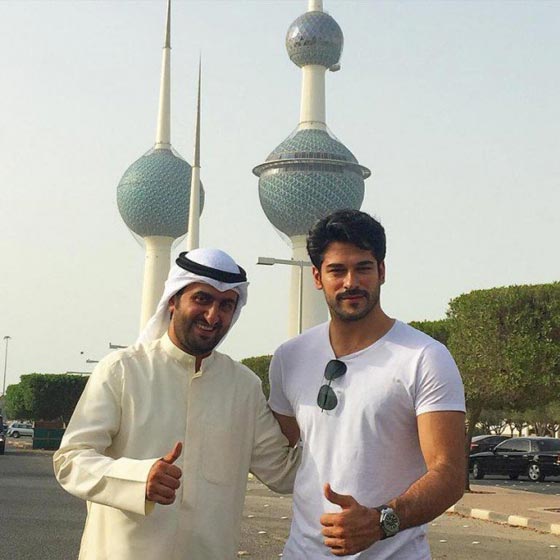 الممثل التركي بوراك أوزجيفيت في الكويت يتحدّث اللغة العربية صورة رقم 3 الممثل التركي بوراك أوزجيفيت في الكويت يتحدّث اللغة العربية صورة رقم 3