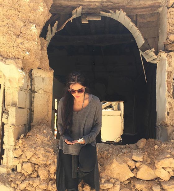 فنانة عالمية تتجاهل وزير الإعلام السوري وتفضل عليه ماسح أحذية صورة رقم 8 فنانة عالمية تتجاهل وزير الإعلام السوري وتفضل عليه ماسح أحذية صورة رقم 8