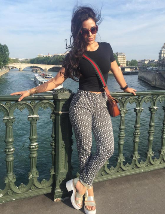 فنانة عالمية تتجاهل وزير الإعلام السوري وتفضل عليه ماسح أحذية صورة رقم 14 فنانة عالمية تتجاهل وزير الإعلام السوري وتفضل عليه ماسح أحذية صورة رقم 14