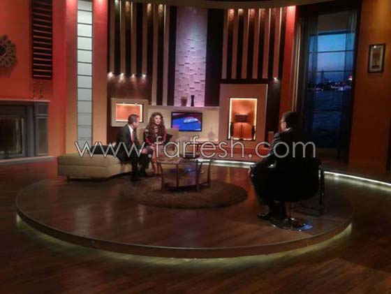 مفاجأة كبيرة للفنانة نجلاء بدر: خطيبها يقدم لها الشبكة على الهواء صورة رقم 12 مفاجأة كبيرة للفنانة نجلاء بدر: خطيبها يقدم لها الشبكة على الهواء صورة رقم 12