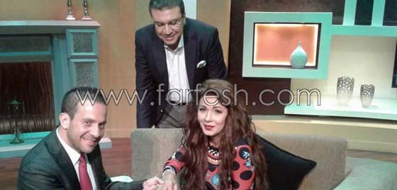 مفاجأة كبيرة للفنانة نجلاء بدر: خطيبها يقدم لها الشبكة على الهواء صورة رقم 9 مفاجأة كبيرة للفنانة نجلاء بدر: خطيبها يقدم لها الشبكة على الهواء صورة رقم 9