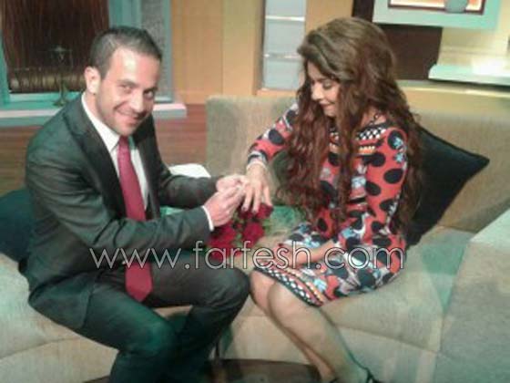 مفاجأة كبيرة للفنانة نجلاء بدر: خطيبها يقدم لها الشبكة على الهواء صورة رقم 3 مفاجأة كبيرة للفنانة نجلاء بدر: خطيبها يقدم لها الشبكة على الهواء صورة رقم 3