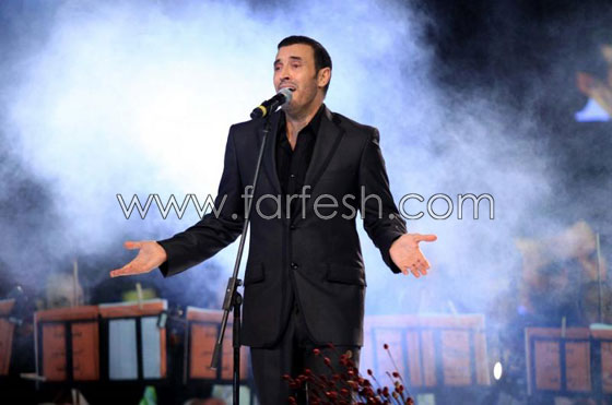  فيديو كاظم الساهر في مهرجان موازين ينزل عن المسرح بسبب  فتاة مغربية! صورة رقم 4