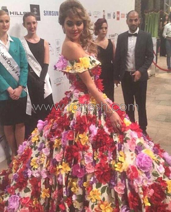 فنانات ظهرن بفساتين غريبة اثارت السخرية، منهن يسرا ومريم حسين صورة رقم 9 فنانات ظهرن بفساتين غريبة اثارت السخرية، منهن يسرا ومريم حسين صورة رقم 9